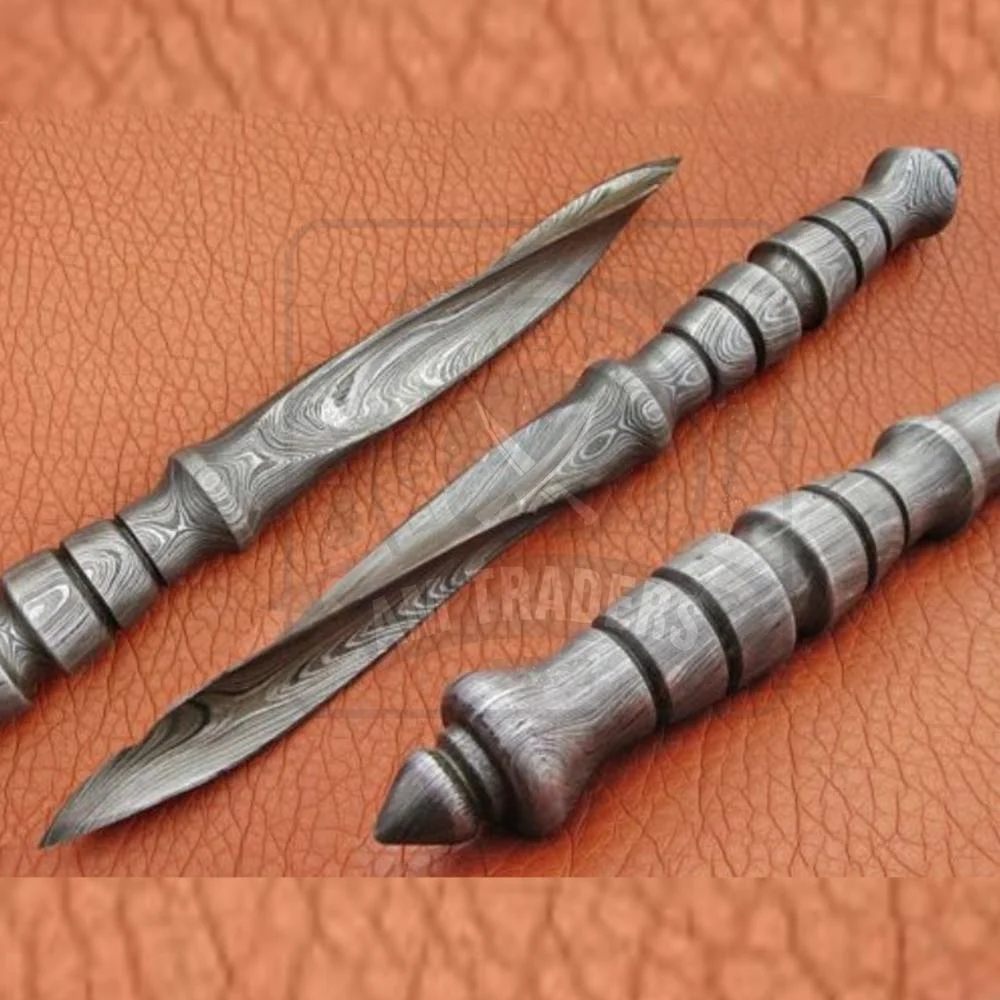 DT-18-SK228 Damascus Steel Tri Dagger With Sharp Edges