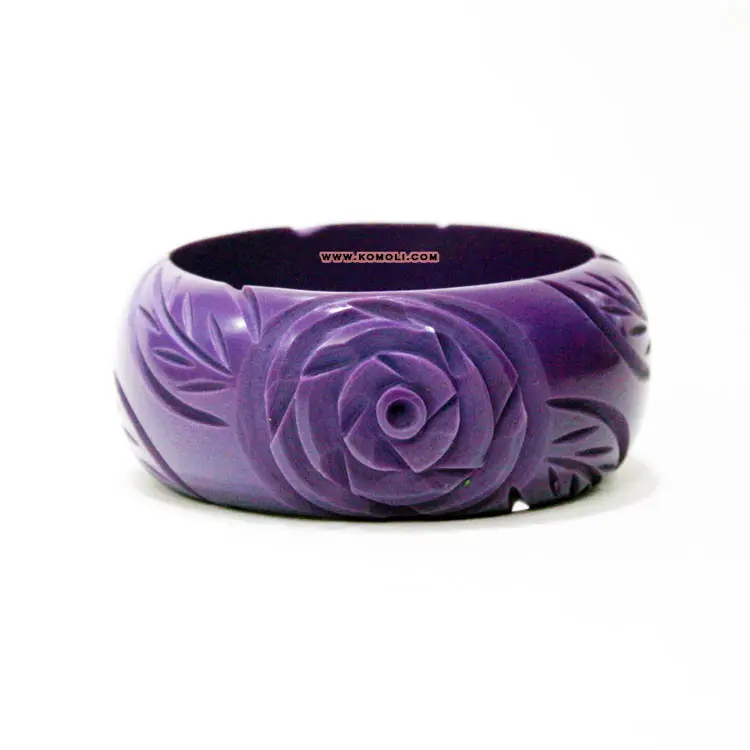 Браслет из резьбы в винтажном стиле с изображением роз