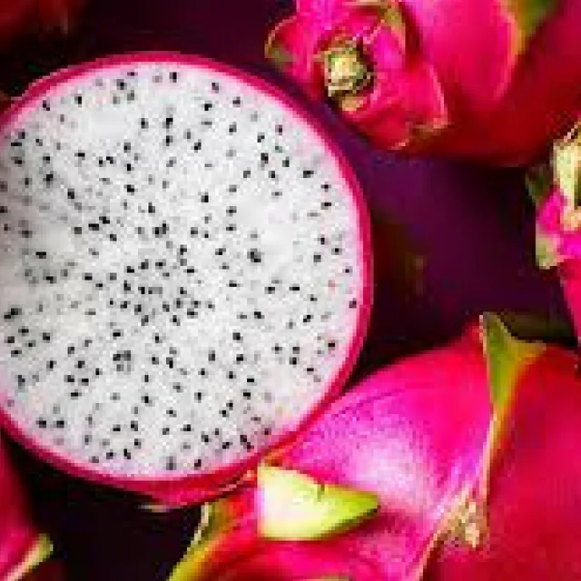 Vietnam high quality dragon fruit/pitaya good price New crop white red dragon fruit wholesale with best price