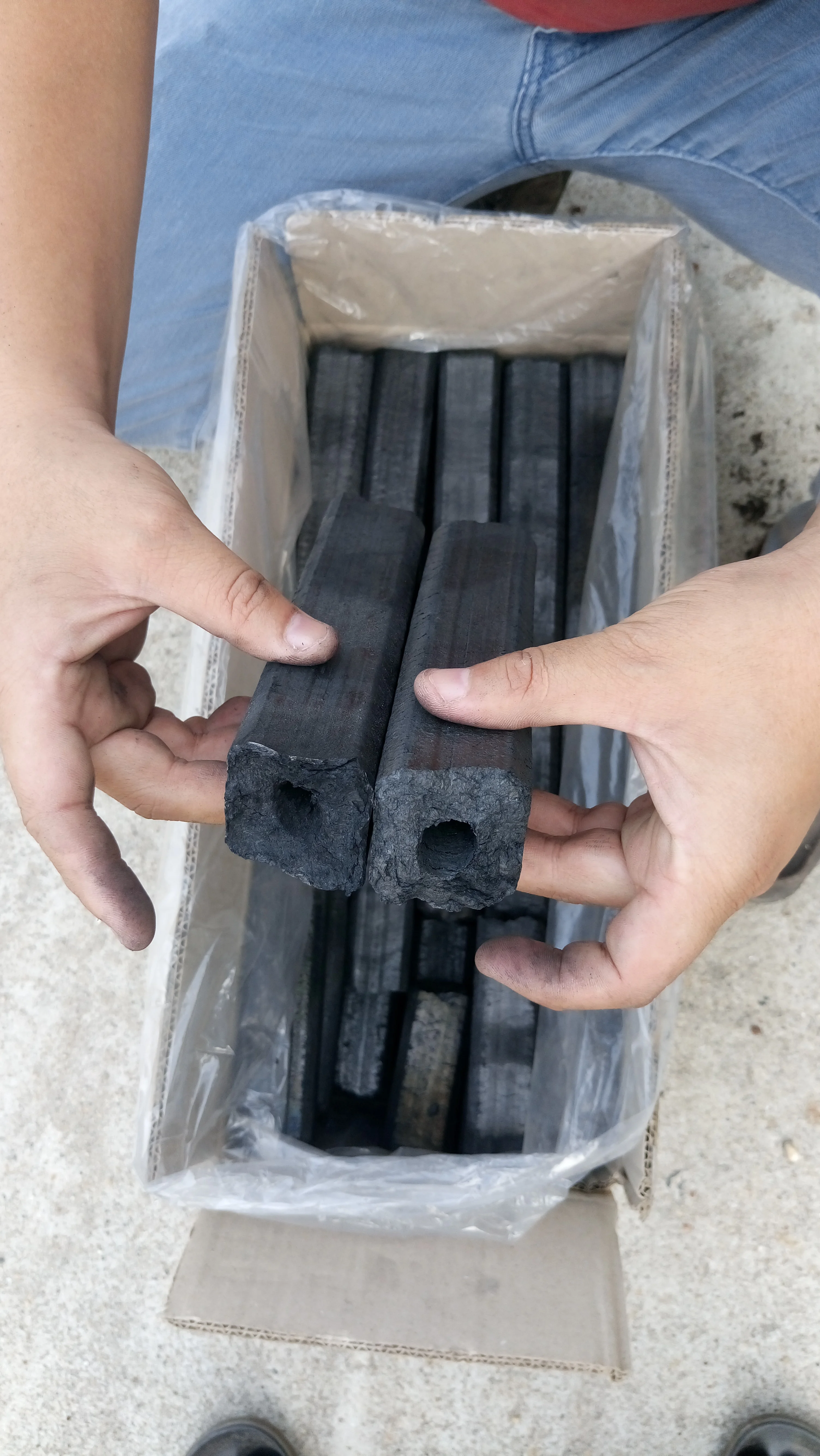 100% NATURAL HARDWOOD HEXAGONAL BRIQUETTE SAWDUST CHARCOAL FROM VIETNAM