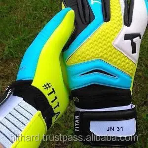German latex professional goalkeeper gloves soccer