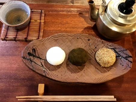 Made in Japan, Organic Houjicha, coffee drinkers friendly roasted tea. Private label tea. Canada Organic