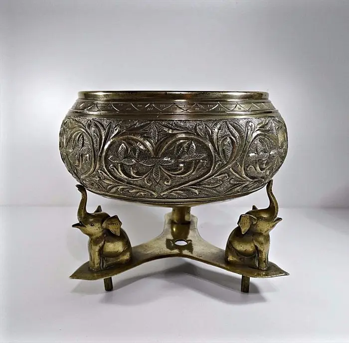 Three Elephants Sitting Solid Brass Bowl Centerpiece