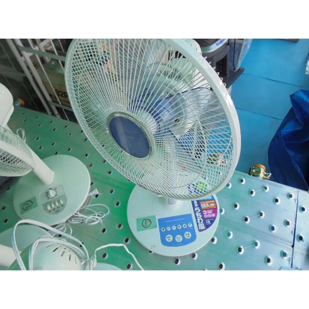 Nearly new used durable mini standing fan