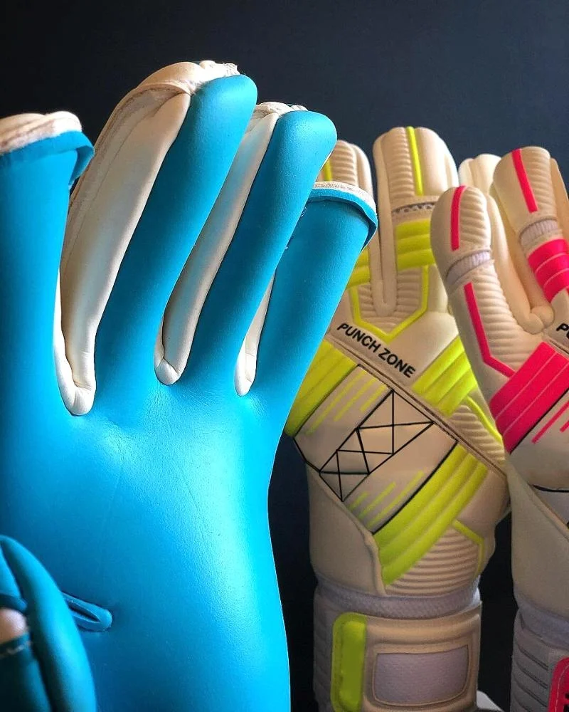 
Design your own sports custom football goalkeeper gloves 