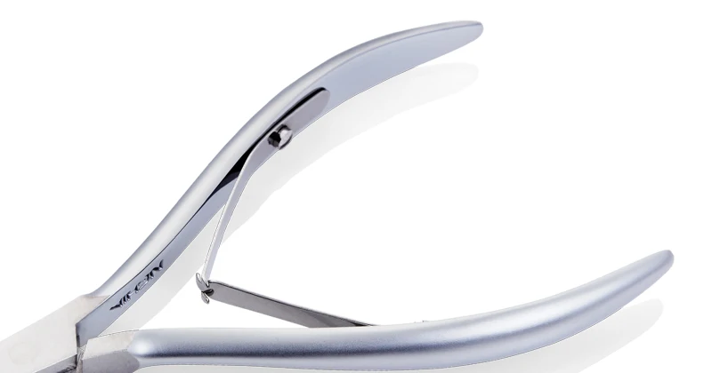 Nghia cuticle nipper C-07 for nail salon nail clipper manicure set cuticle pusher nail nipper clamshell round blister double