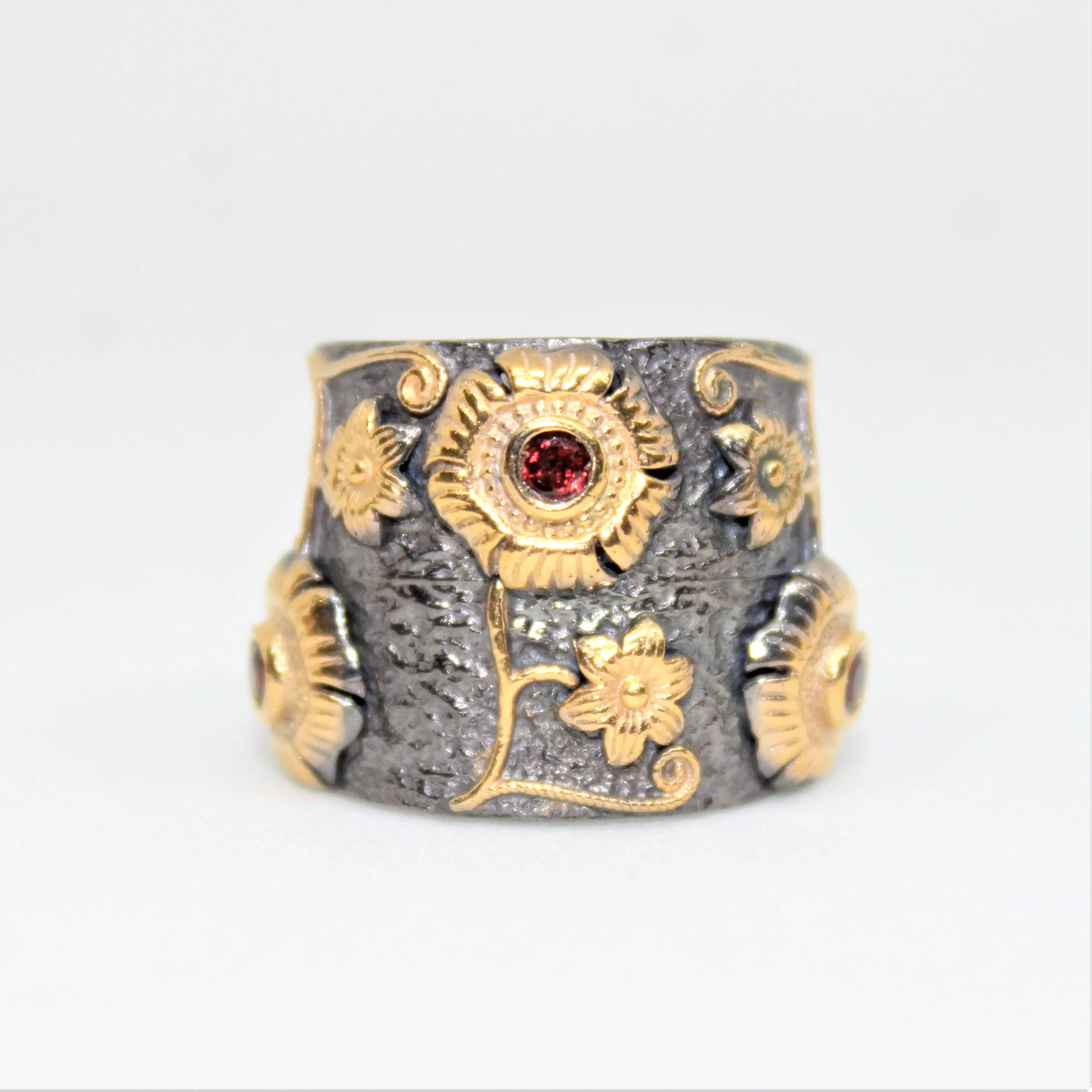 New Arrival Gold Plated Jewelry 925 Sterling Silver Garnet Gemstone Black Rhodium Plated Flower Ring