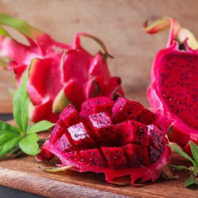 Vietnamese fresh dragon fruit/piyata with competitive price