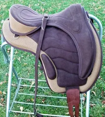 
Treeless Saddle for horses 