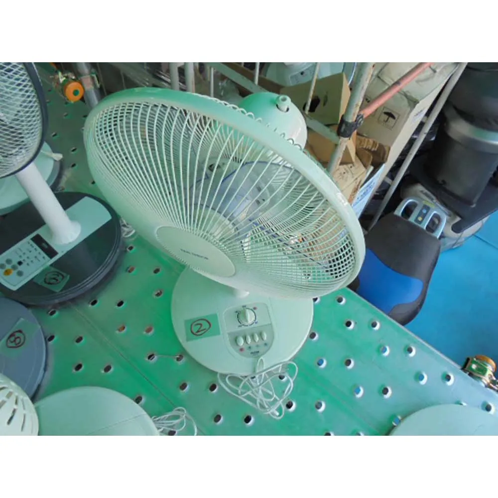 Nearly new used durable mini standing fan