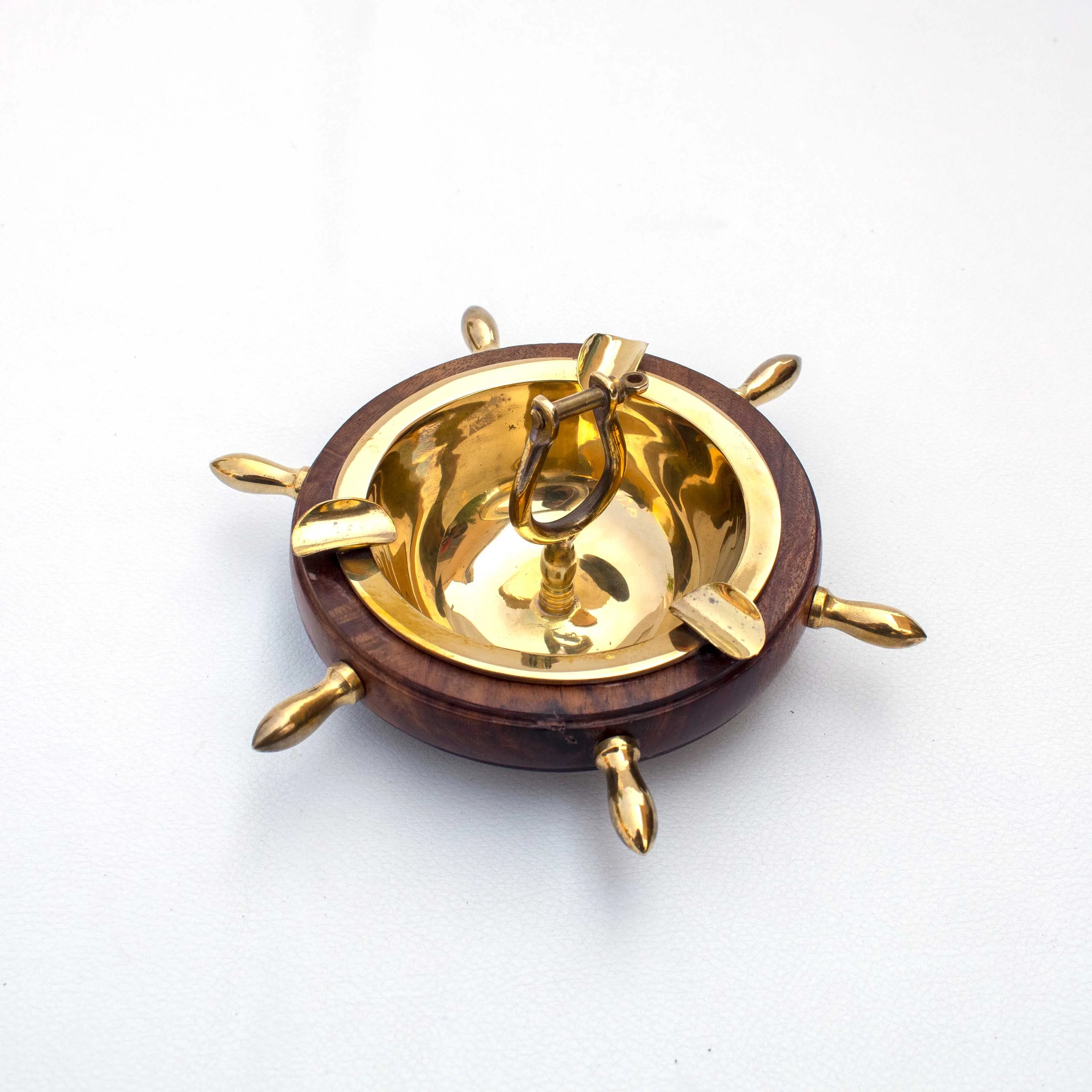 High Quality Nautical Marine Brass Wood Sailor Ship Wheel Cigarette Cigaar Ash Tray with Shackle Bar Office Supplies Decor