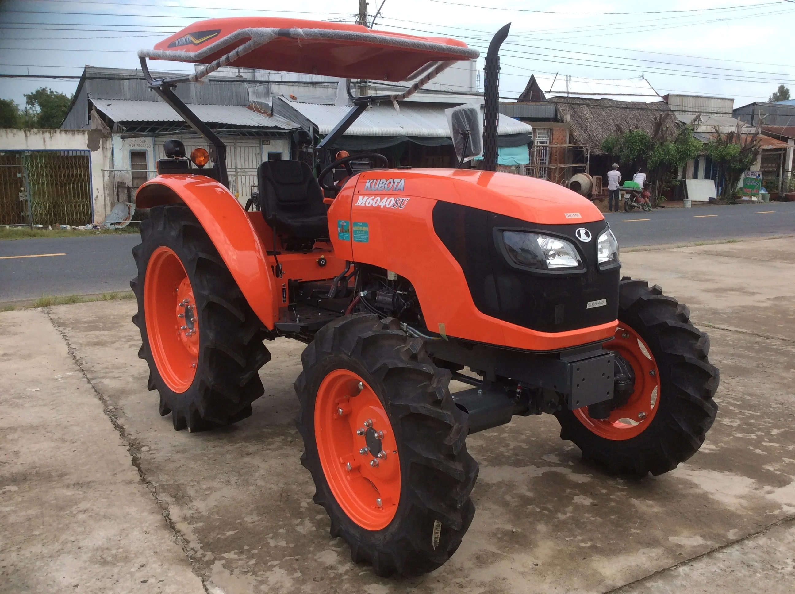 KUBOTA GENUINE TRACTOR M-6040 SU FROM JAPAN