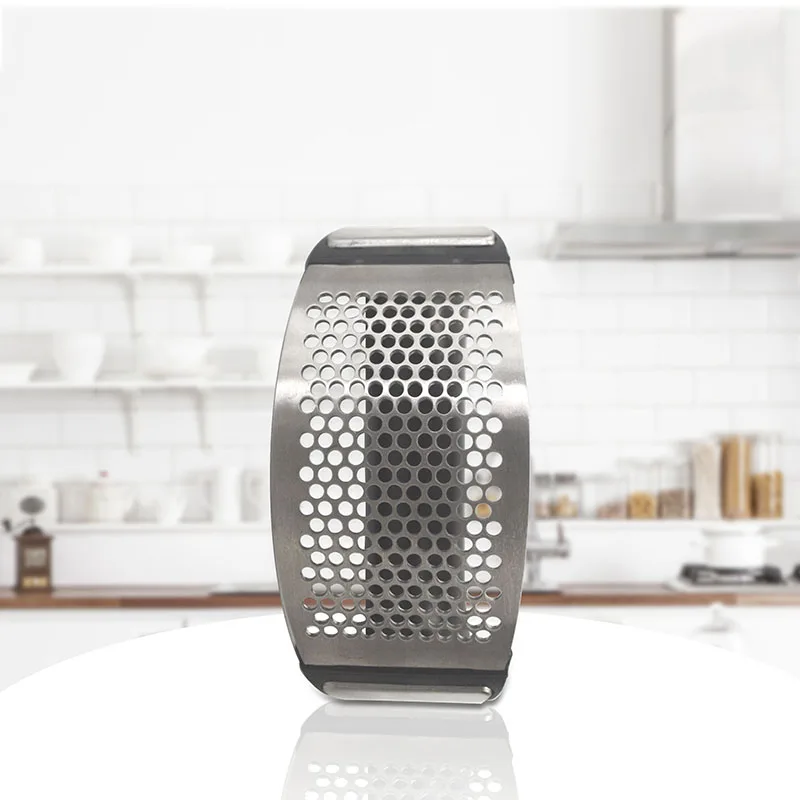 Wholesale Garlic Crusher Mill With Cleaning Brush Silicone Tube Peeler 18/8 Stainless Steel Garlic Press