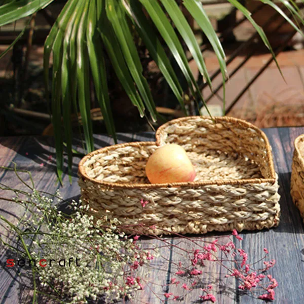 
heart shaped wicker baskets 