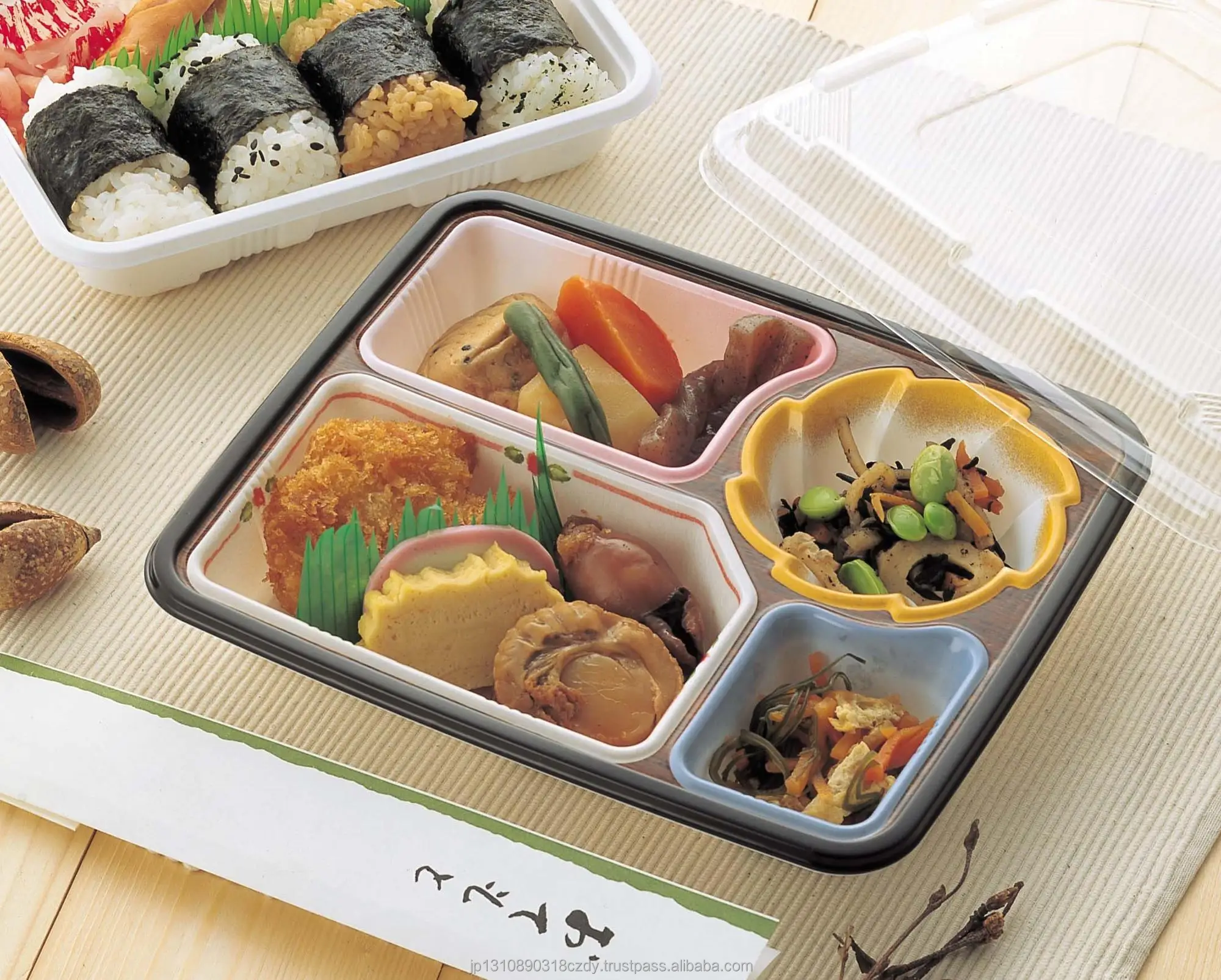 Wholesale disposable bento plate japanese color 4 compartment healthy lunch box ppf microwavable supermarket