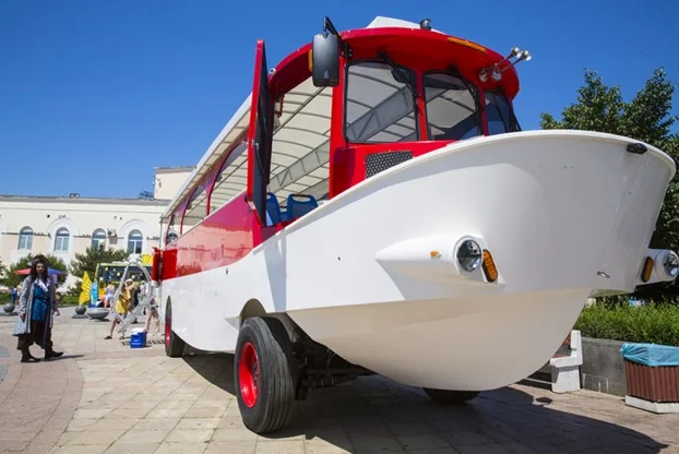 
Floating bus trolley boat amphibian boat 