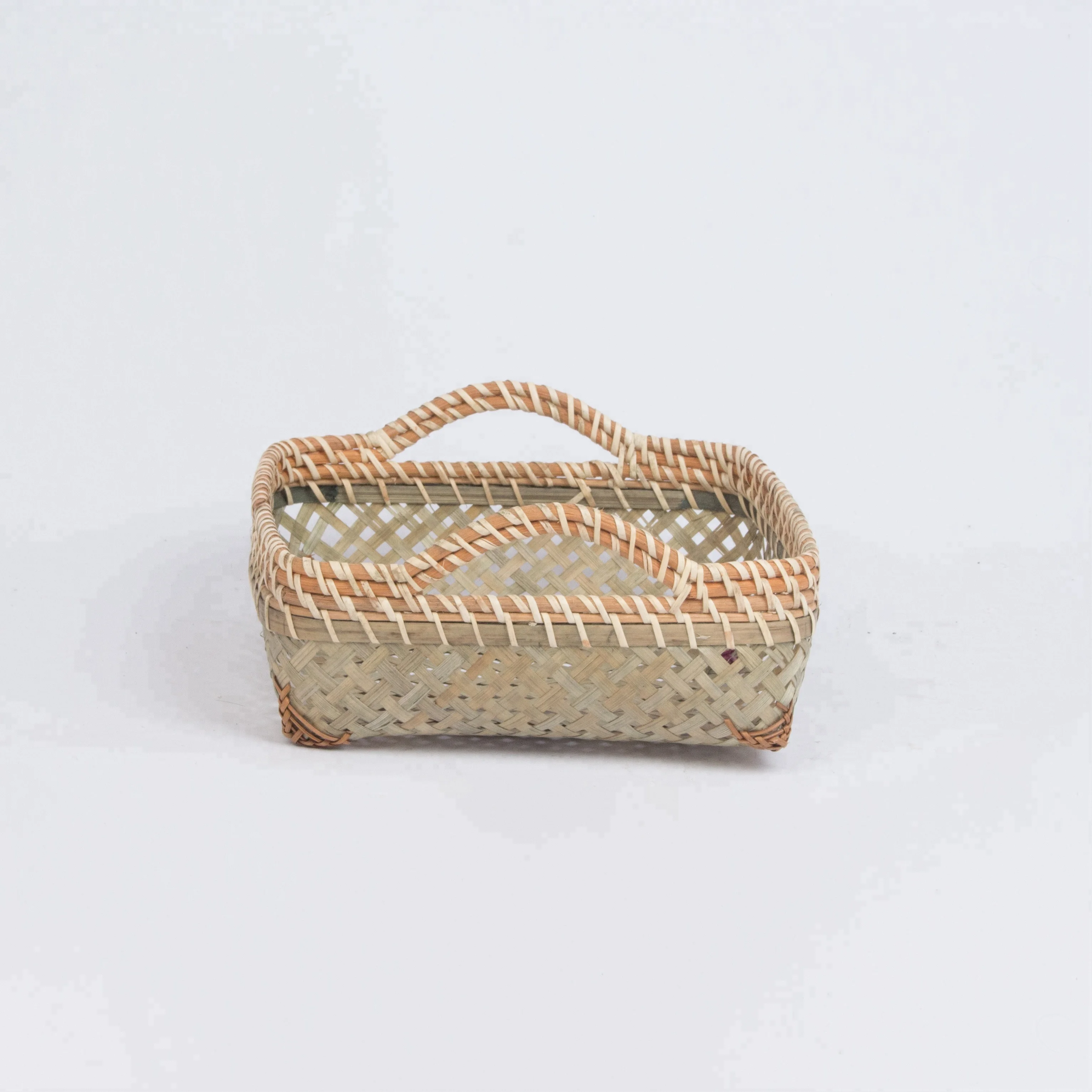 Eco friendly bamboo weave fruit basket also chicken egg basket with handles wholesale