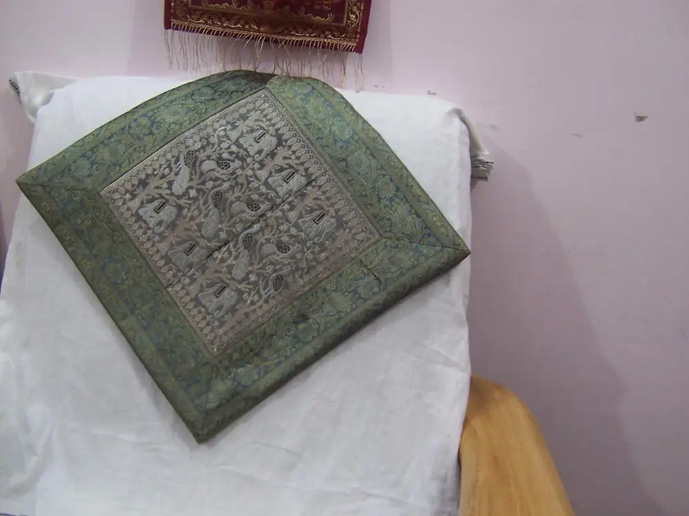 CUSHION COVER WITH EMBROIDERY WORK FOR HOME/HOTEL DECORATION ON SALE