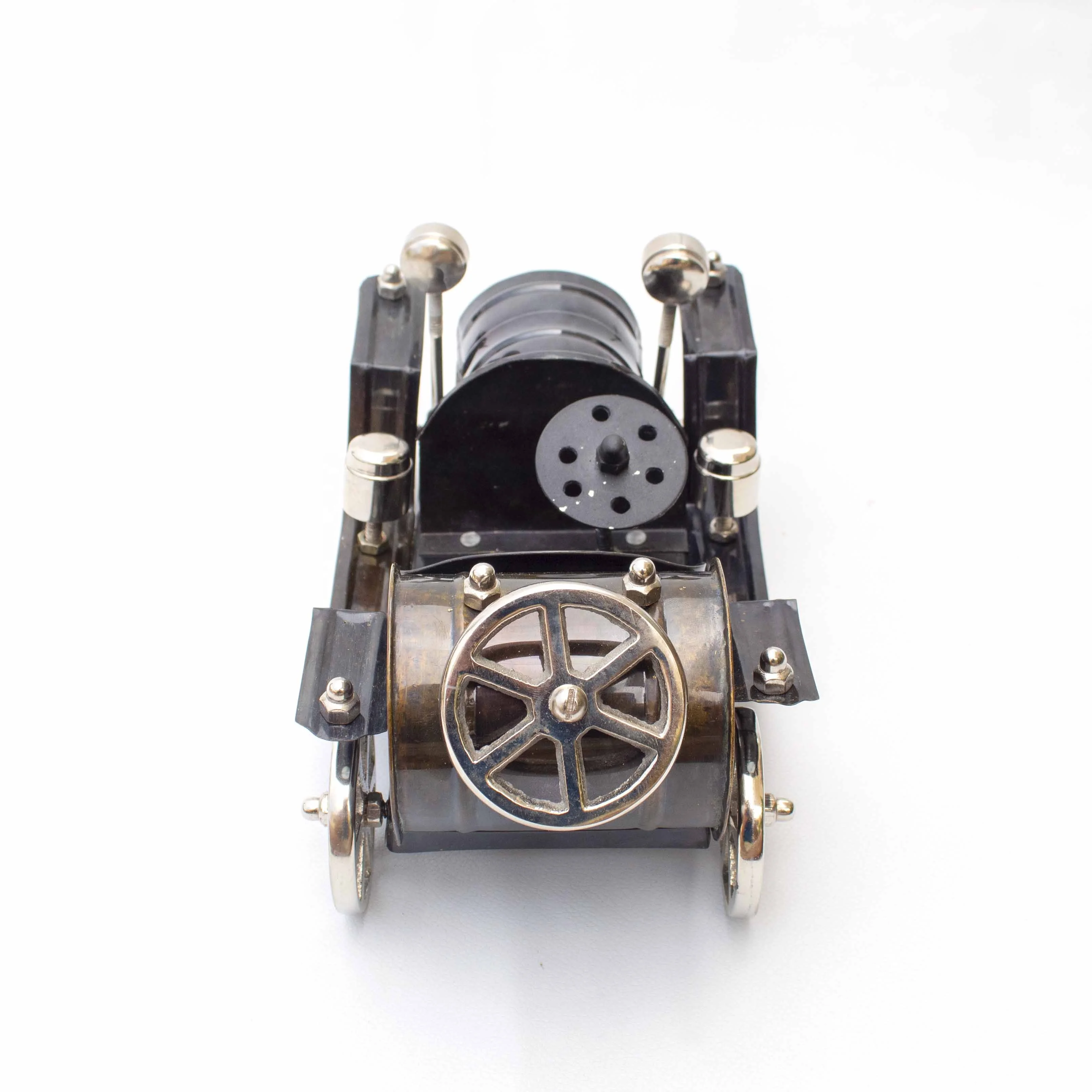 Unique Sheet Metal Handmade Antique Vintage Style Toy Model Car for Office Corporate Desktop Home Restaurant Gift Decor