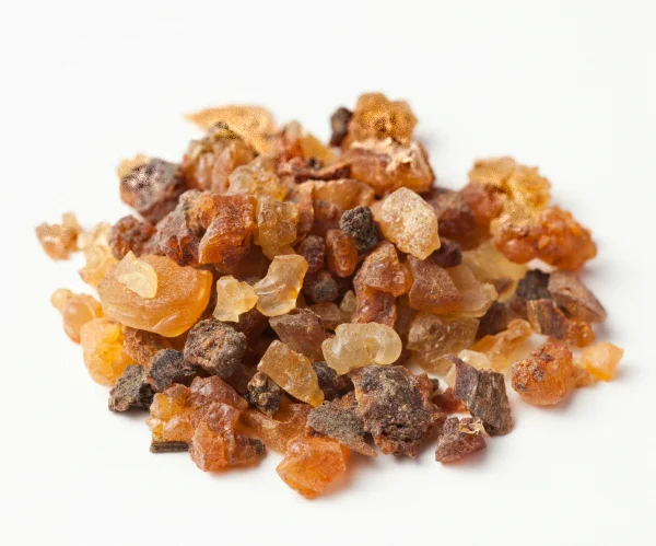 Order for Cosmetic Grade and Solvent Extracted Myrrh Essential Oil With Powerful Antioxidants Property