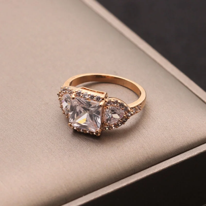 
Creative Large Square Stone Engagement Band Ring for Women Alloy Made AAA CZ Ring for Wholesale 