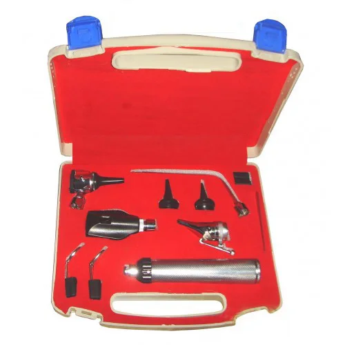 Набор хирургических инструментов для диагностики/отоскоп и офтальмоскоп