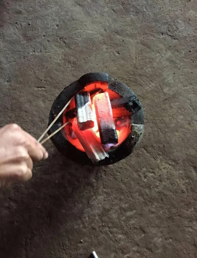 BEST QUALITY SAWDUST BRIQUETTES CHARCOAL FROM VIETNAM / BBQ CHARCOAL