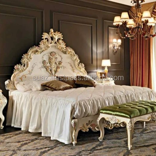 Full size Pillar bed , elegant carved wood beds khaki wood king size bed , hand carved wood bed sets Golden Style Luxury beds