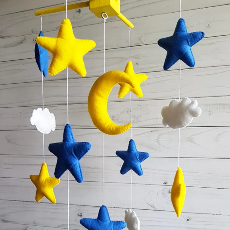
Wholesale felt hanging ornament for baby crib with pubby shape 