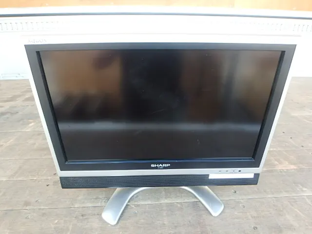 Бывший в употреблении японский телевизор LCD TV