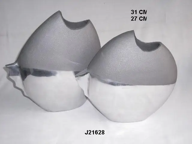 
Cast Aluminium Cat With Mirror Polish Finish and Grey Finish 