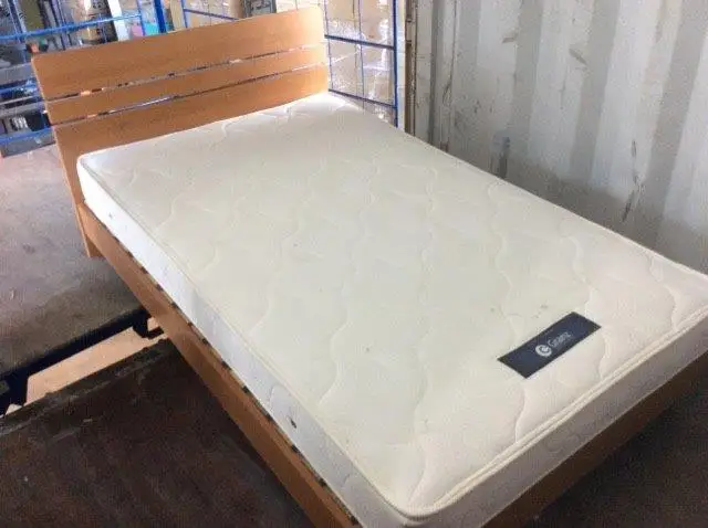 Japan high quality used platform queen double wood bed