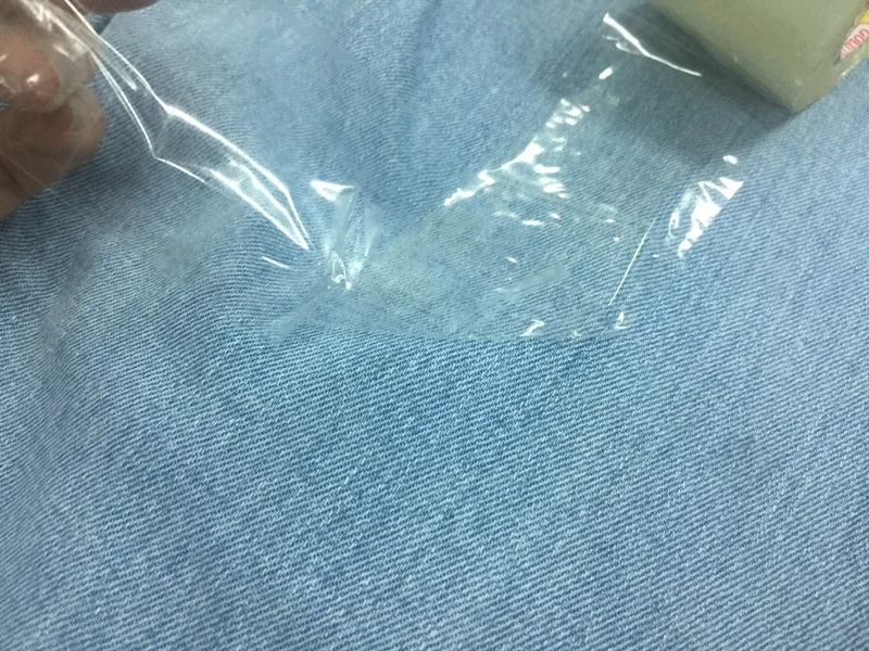 Джинсы для женщин-окончательная проверка случайным образом