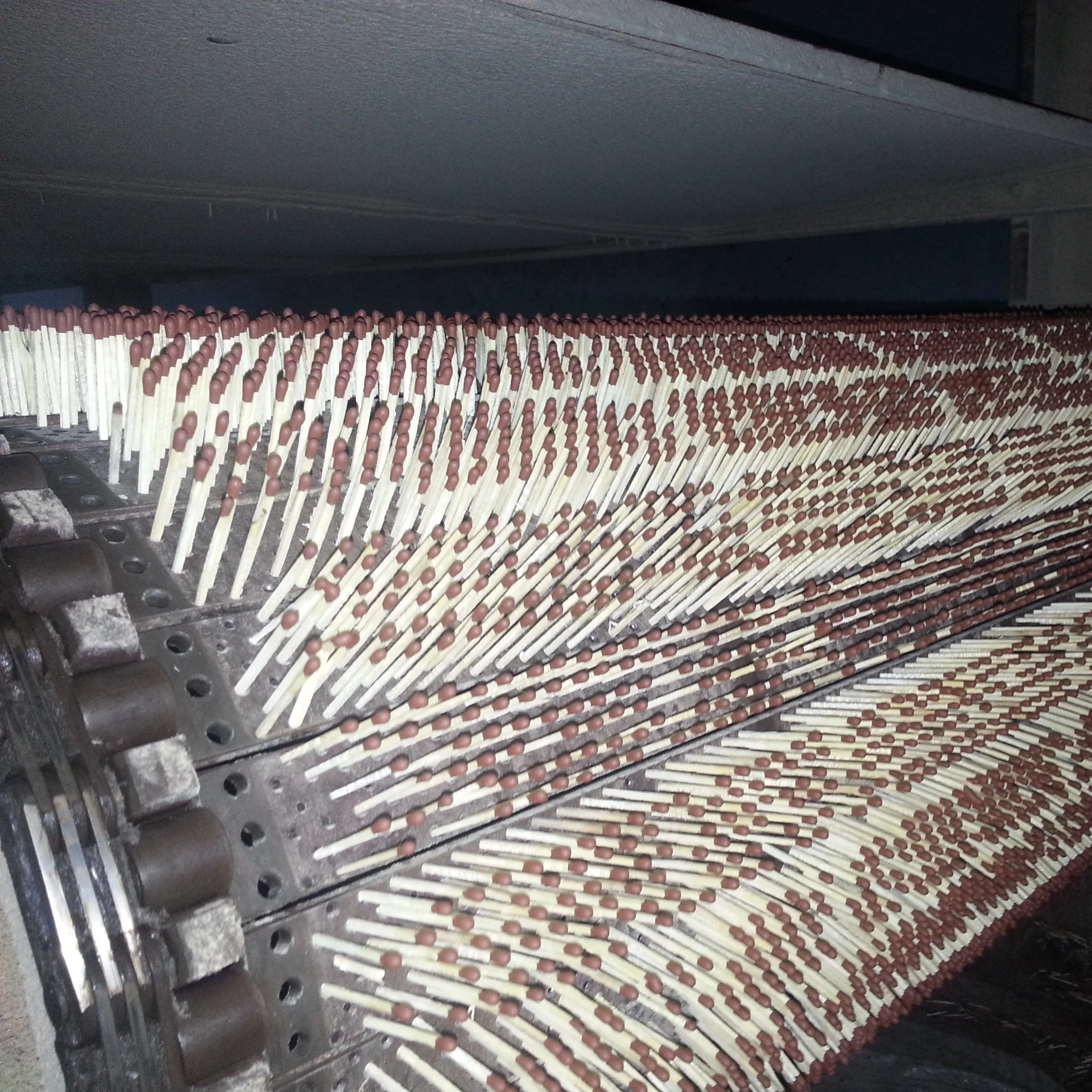 striking surface safety matches