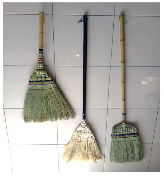 
 Лидер продаж, метлы  