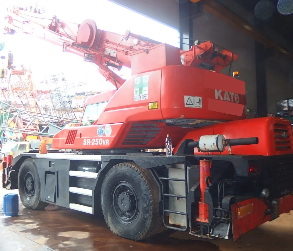 
KATO KR25H-V5 25 TONS ROUGH TERRAIN CRANE 
