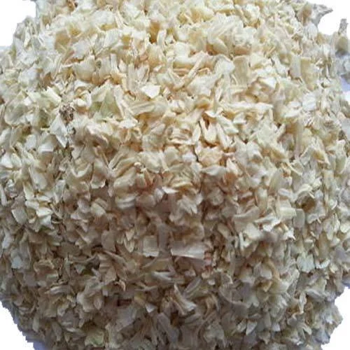 Оптовая продажа сушеных свежих жареных белых красных желтых хлопьев лука по низкой цене, упаковка 5 кг 10 кг 15 кг, пластиковый пакет, бумажный пакет