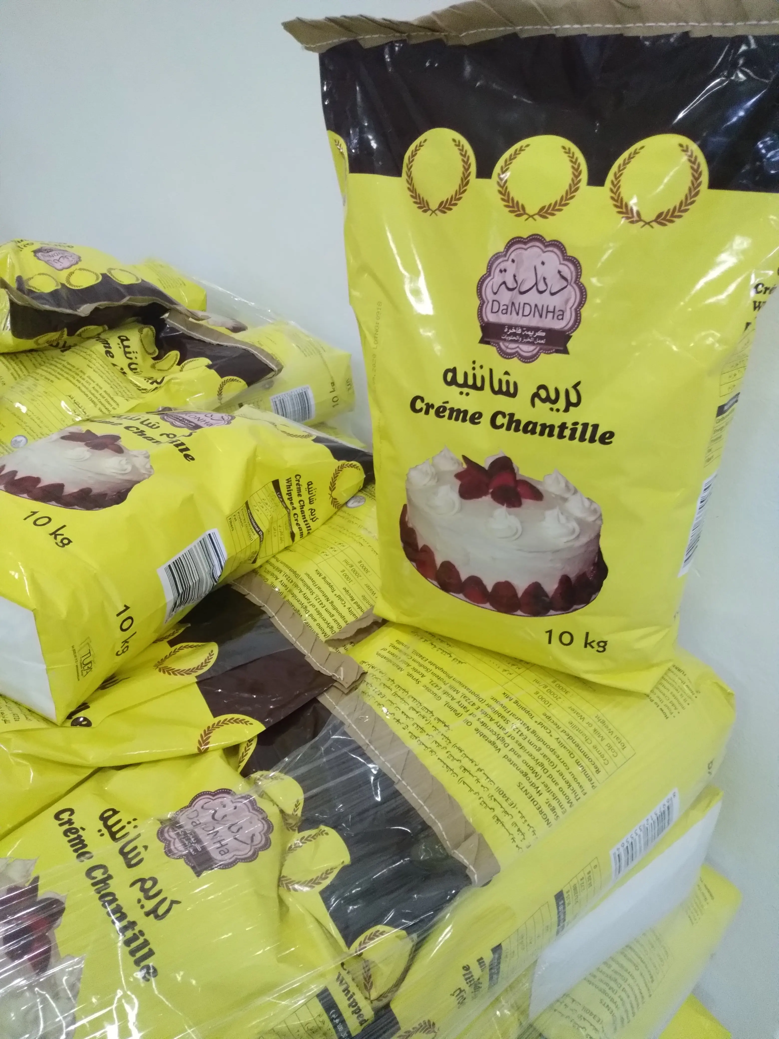 Whipped Cream Chantilly Topping Mix White Powder Dried for pastry cake uses in 10 Kg bags packaging