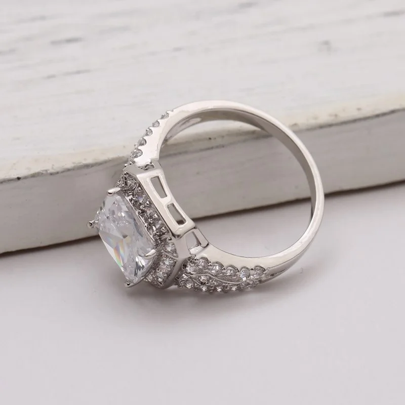 
2019 Large Stone Wedding Ring Cubic Zirconia Made with Small Rhinestone Band Silver Ring for Women 