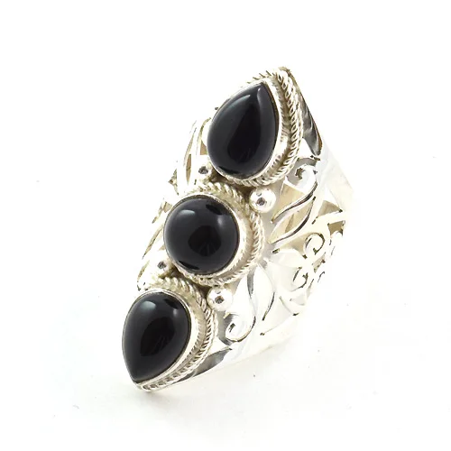  Кольца из серебра 925 пробы с черным