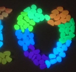 Фотолюминесцентные камни, сделанные человеком светящиеся в темноте гальки с длинным послемерцающим свечением на улице для мощения от Zhongbang