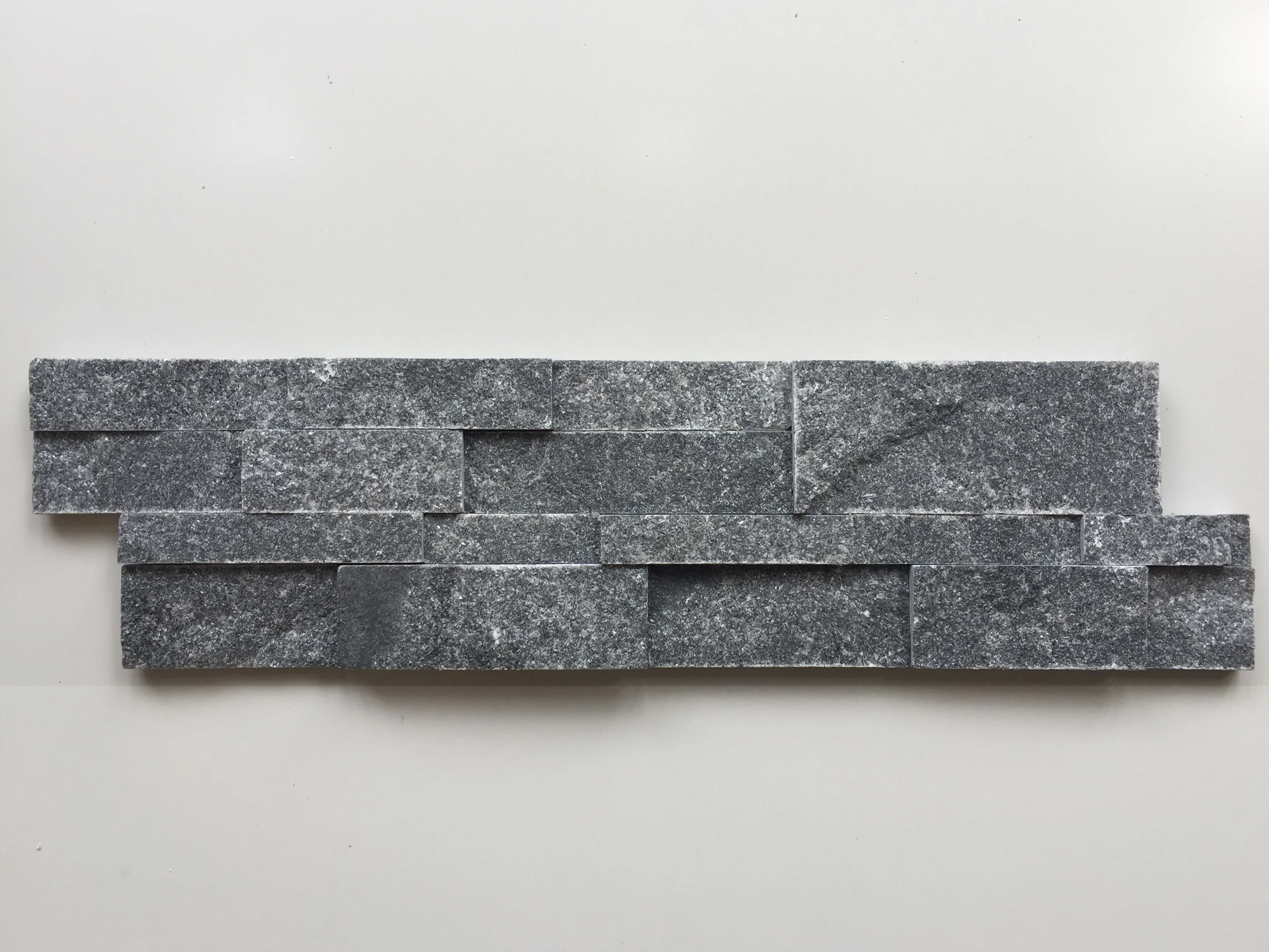 Modern Design Crystal Black LEDGE Marble Stone Tile Polished Culture Stone for Bathroom or Villa Antacid Erosion Resistance