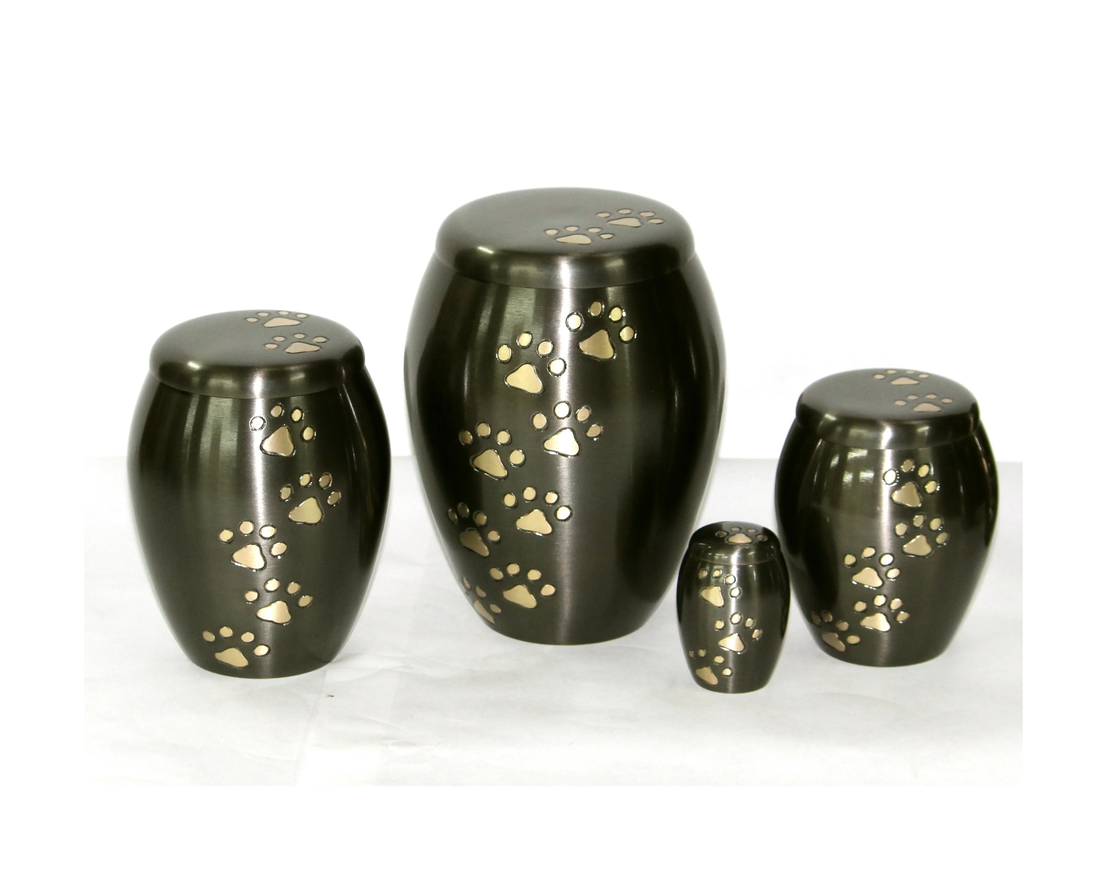 Indian Design BTC Made Paw Print Brass Cremation Urn for Pets Colorful Matte Metal Pet Urn for Ashes