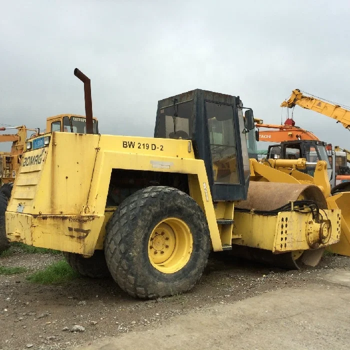 Дорожный каток почвы б/у bomag 219 гладкий барабанный дорожный