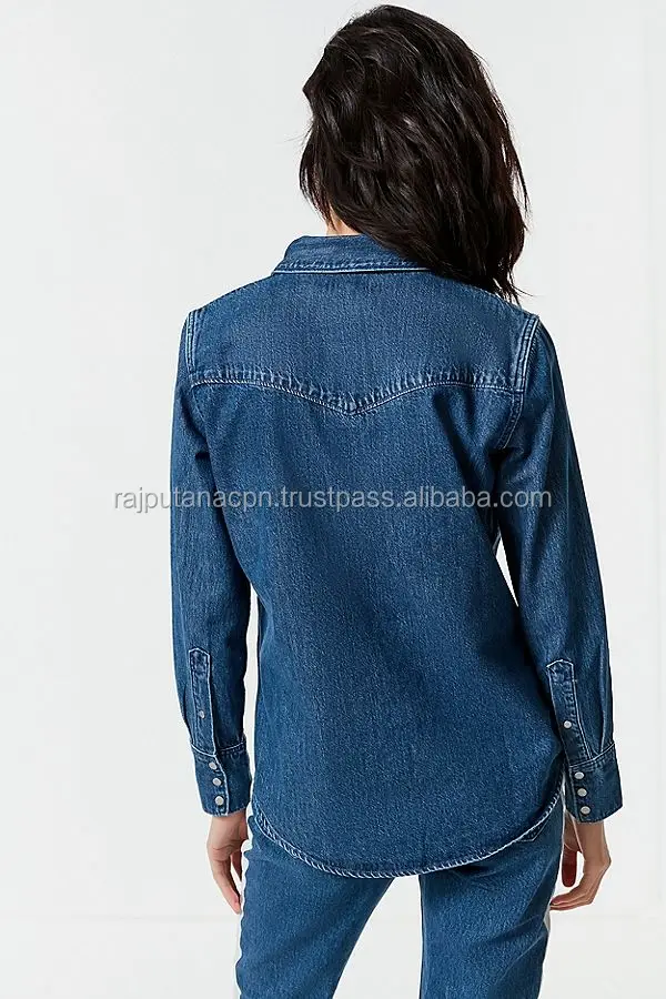 Women To Wear With A Denim Jacket jeans