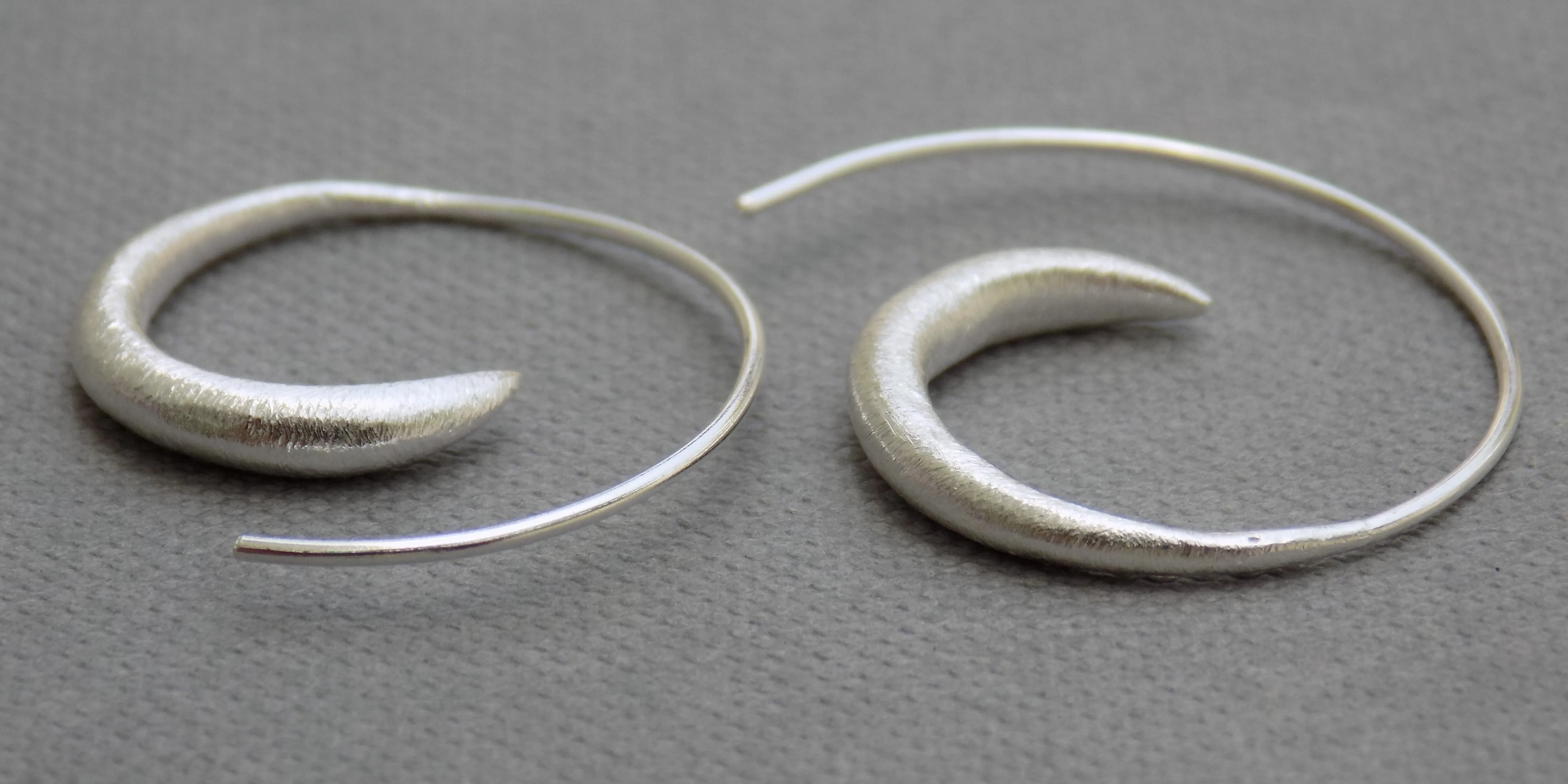 Small Bali 925 Sterling Silver With Scratched/Brushed Metal Finishing Handmade Classy Fashion Hoop Earrings Accessory For Women