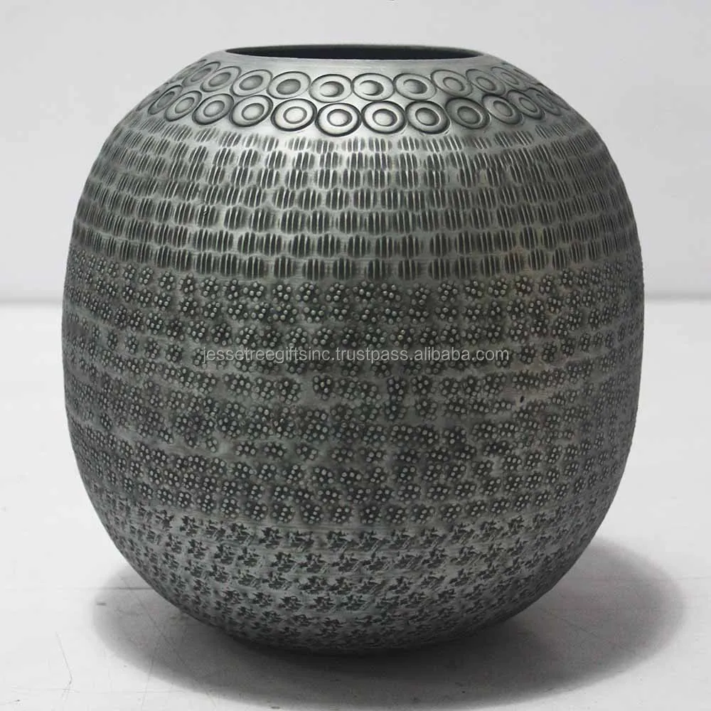 Handmade Metal Flower Vase With Black Powder Coating Finishing Round Shape Embossed Design For Home Decoration Wholesale Price