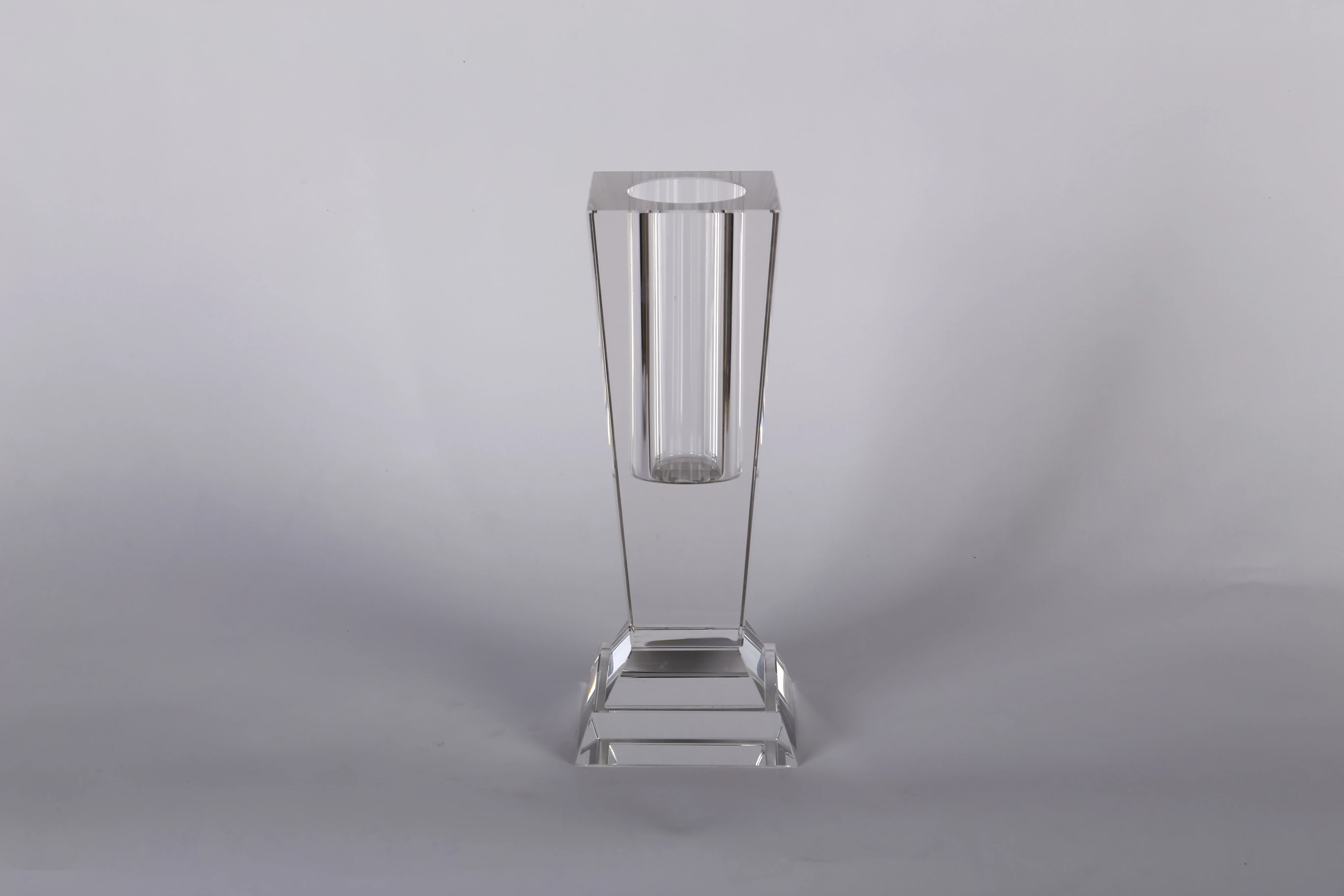 Beautiful cheap K9 decorative glass flower vase clear wedding table small single crystal flower vase decoration home decor