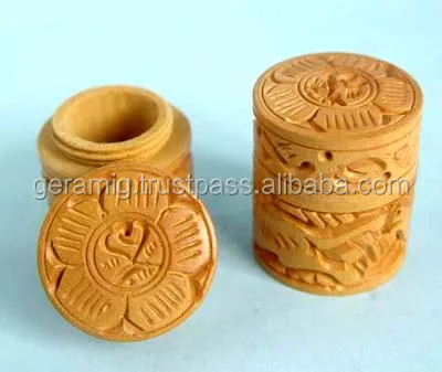 New Arrival Light Carved Wood Pill Box Medicine Storage Box for Export Sale