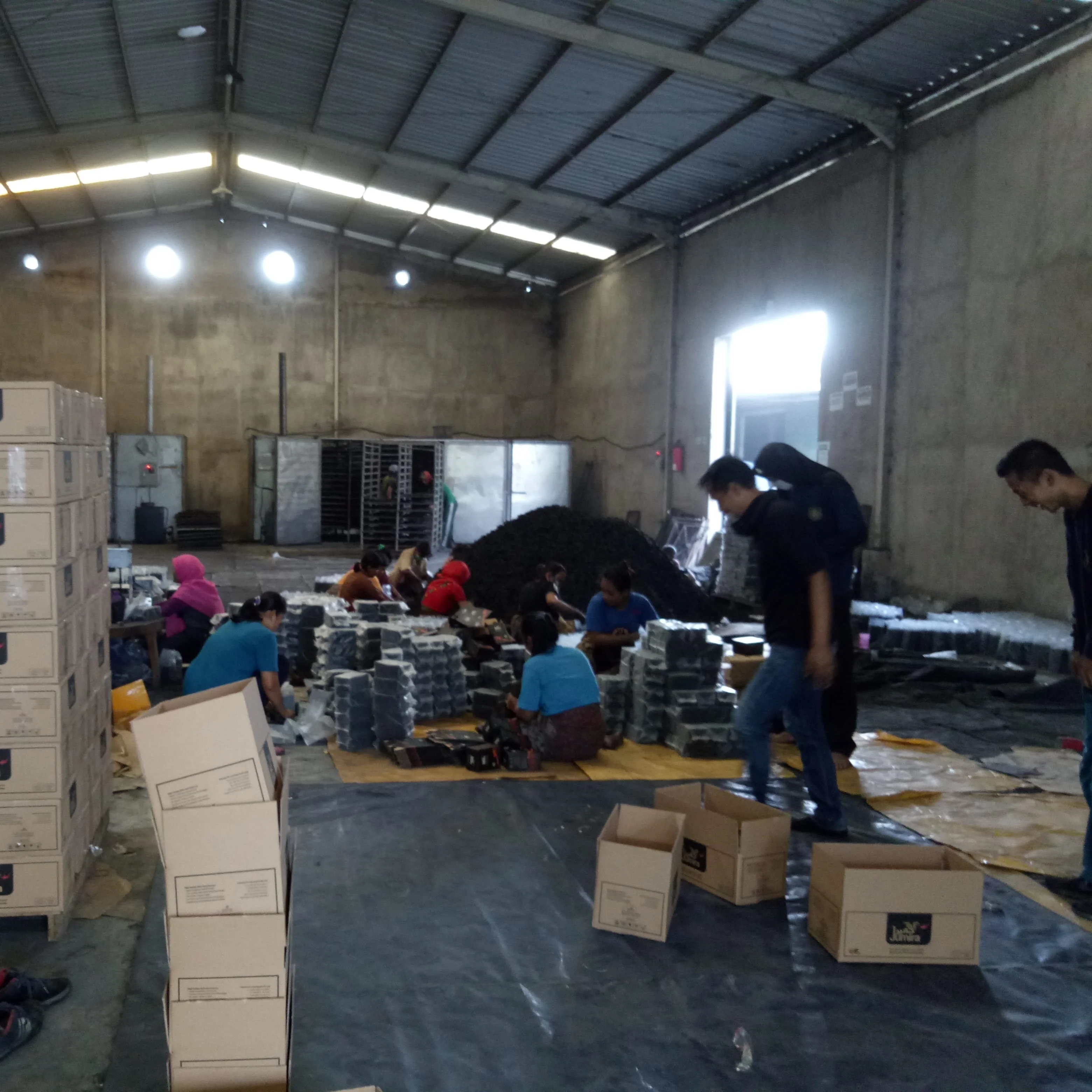 
Natural Hookah Coal Coconut Shell From Indonesia 